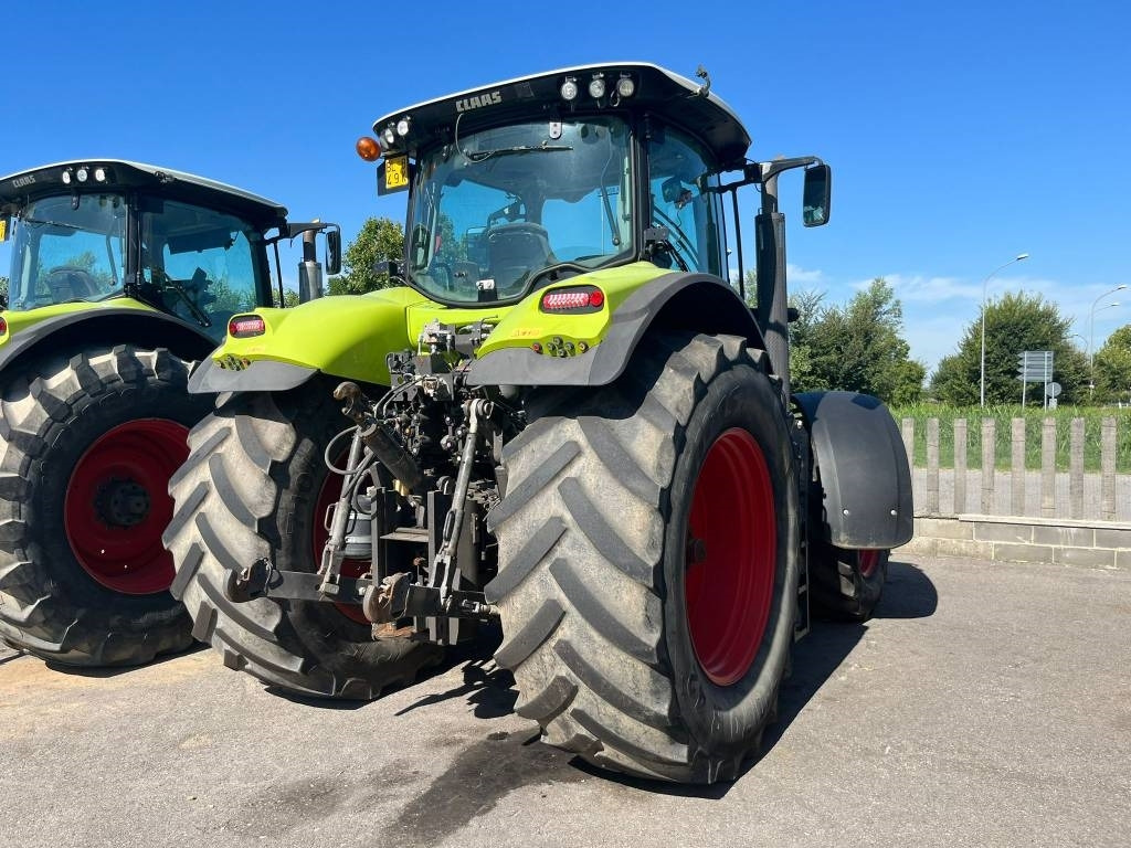 Farm tractor Claas Axion 830 Cmatic