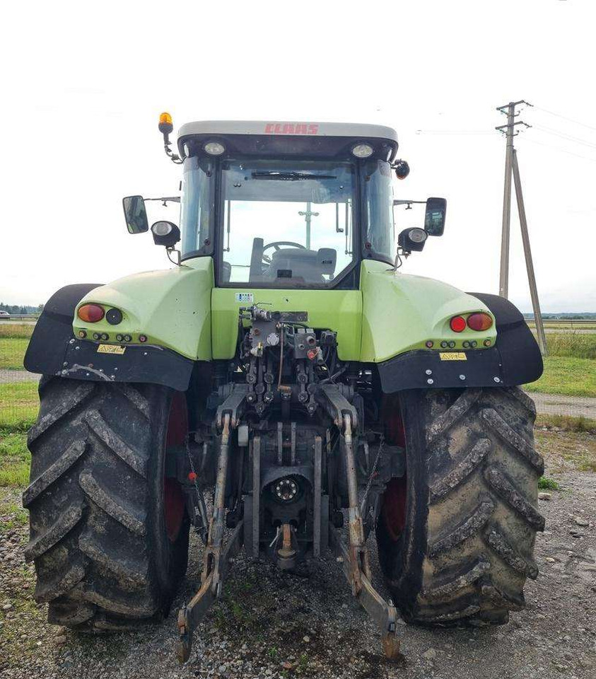 Farm tractor Claas Axion 840