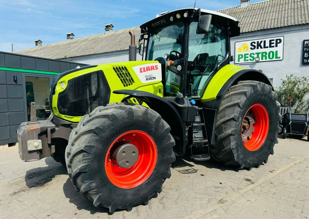 Farm tractor Claas Axion 840