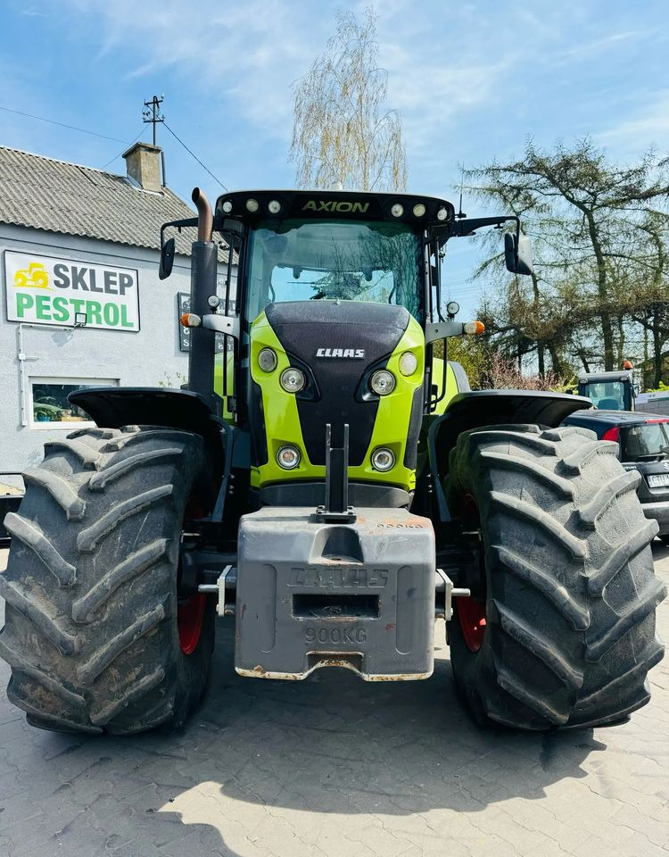 Farm tractor Claas Axion 840