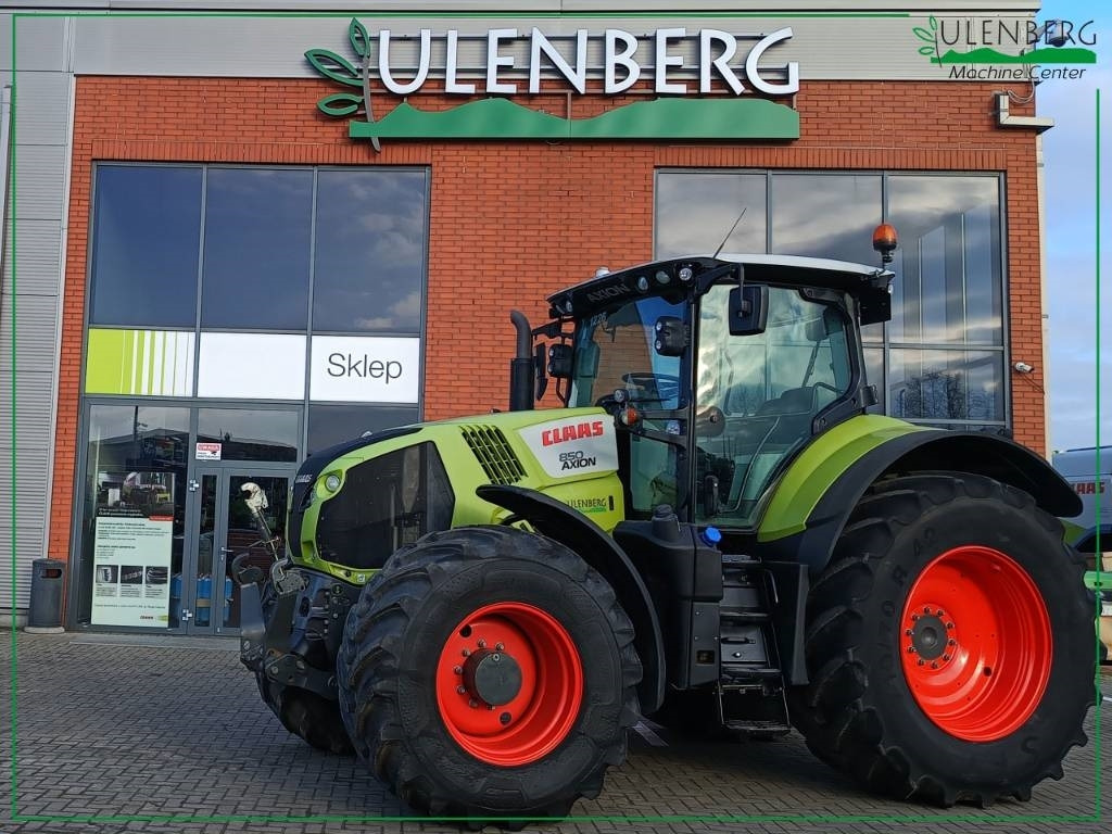 Farm tractor Claas Axion 850