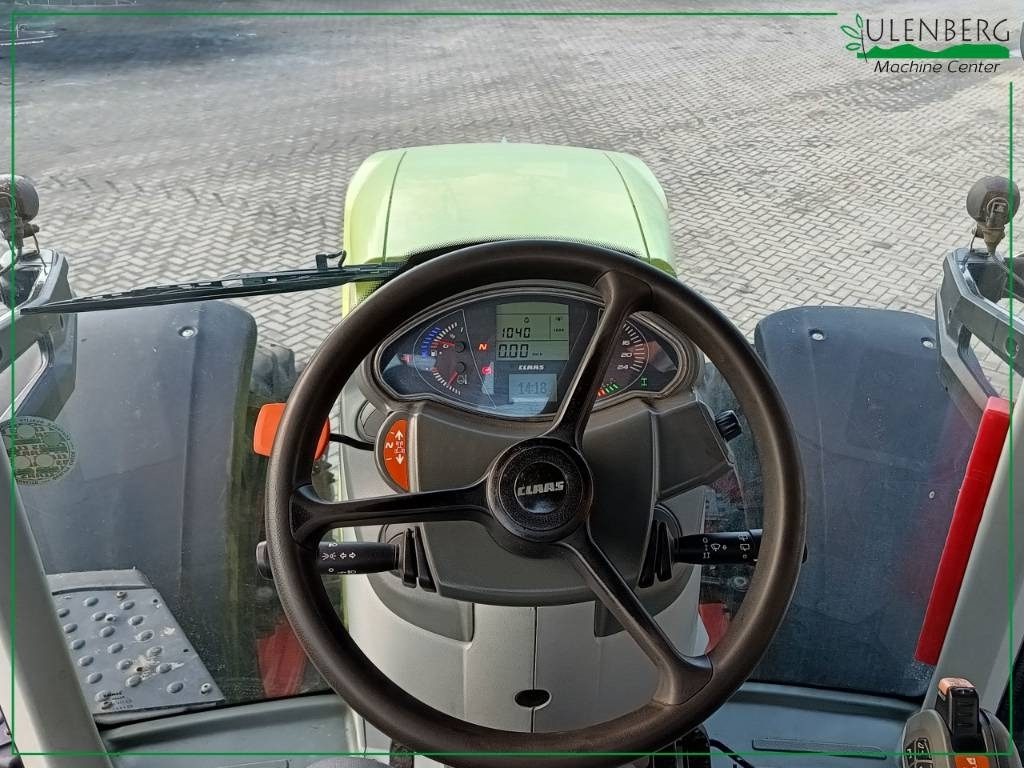 Farm tractor Claas Axion 850