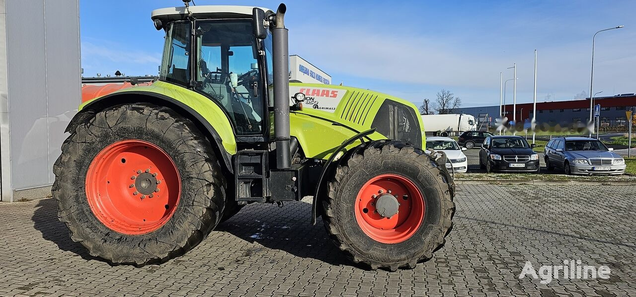 Farm tractor Claas Axion 850