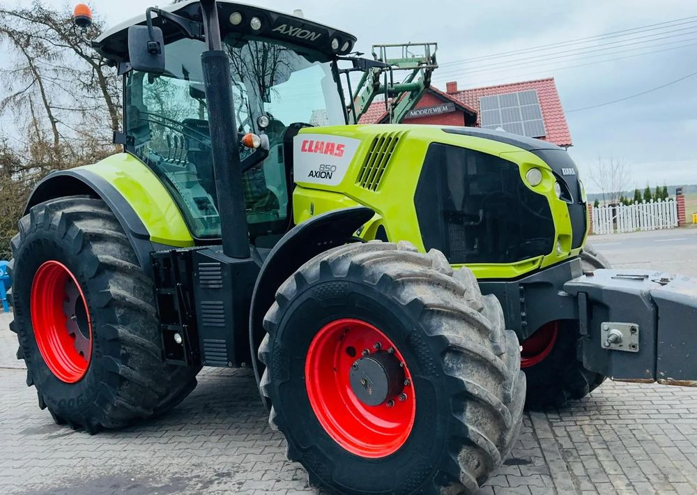 Farm tractor Claas Axion 850