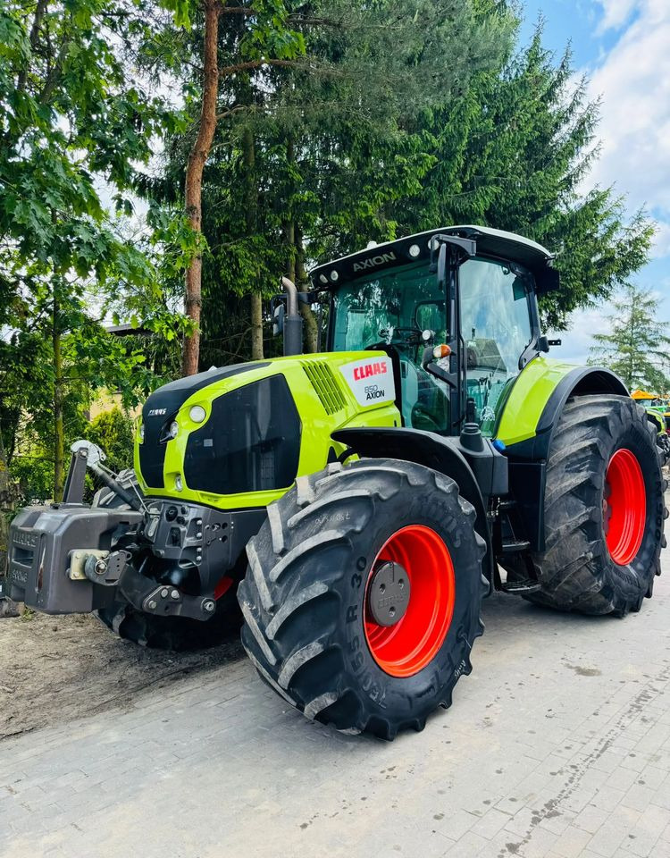 Farm tractor Claas Axion 850