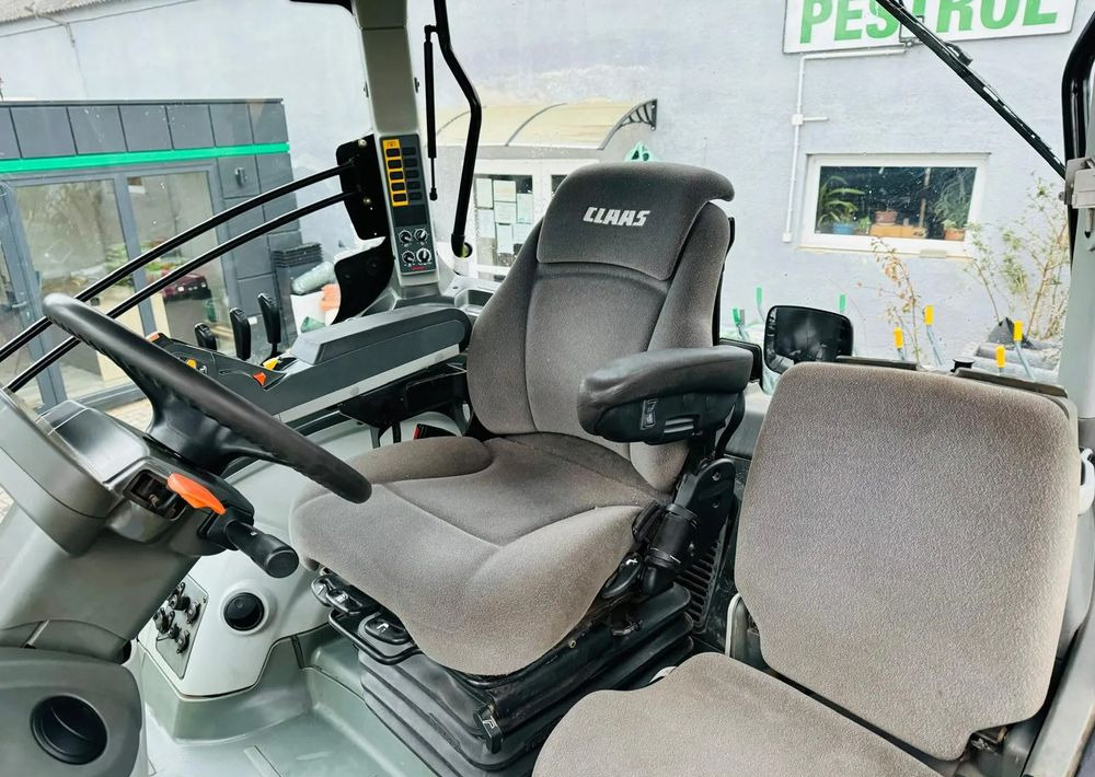 Farm tractor Claas Axion 850