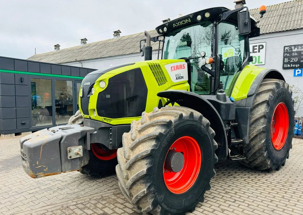 Farm tractor Claas Axion 850