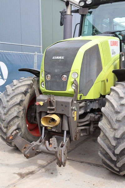 Farm tractor Claas Axion 850