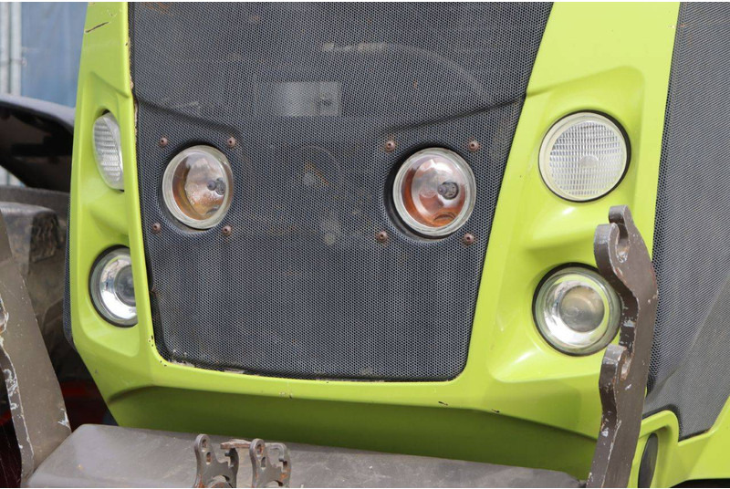 Farm tractor Claas Axion 850