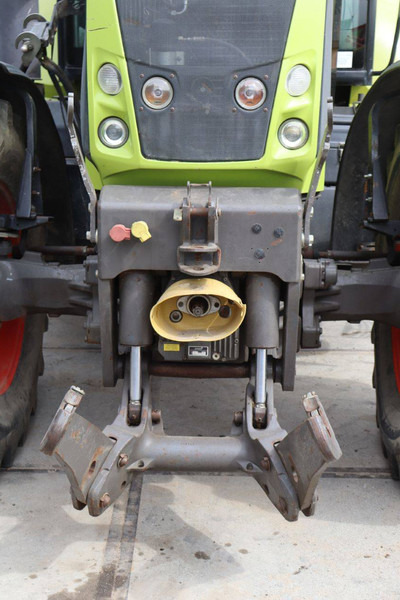 Farm tractor Claas Axion 850