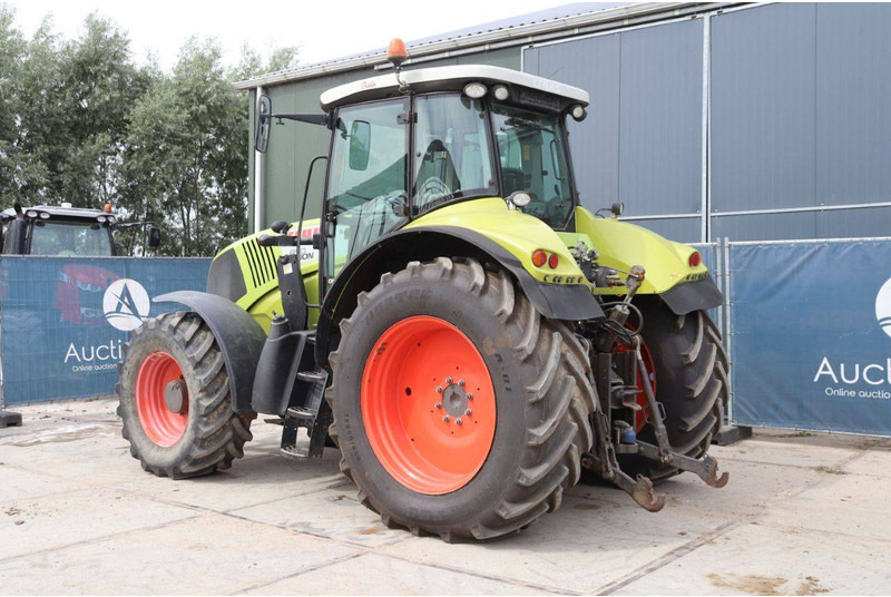 Farm tractor Claas Axion 850