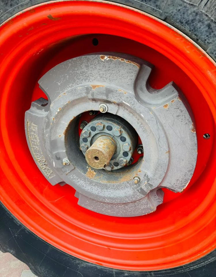 Farm tractor Claas Axion 850 CEBIS LE MANS