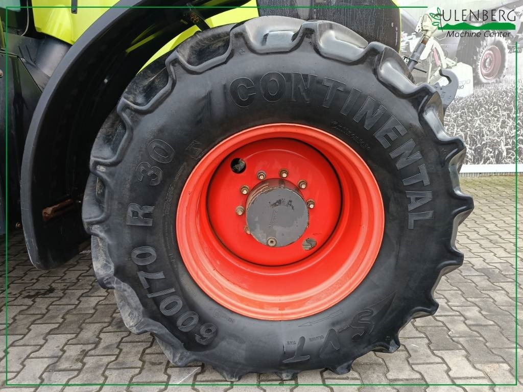 Farm tractor Claas Axion 850 CIS