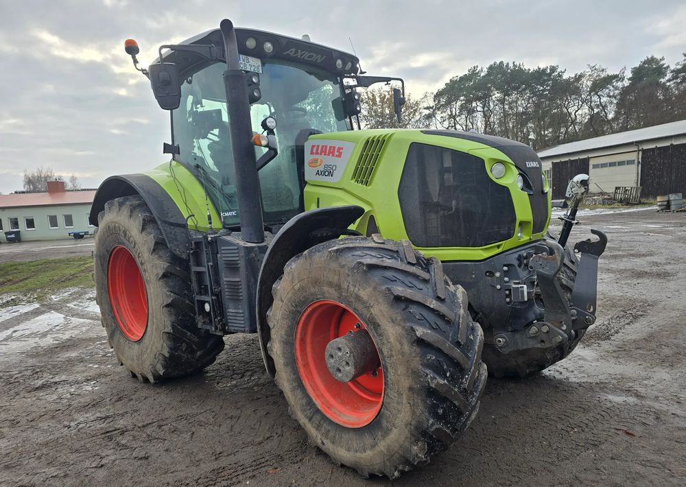 Farm tractor Claas Axion 850 Cmatic
