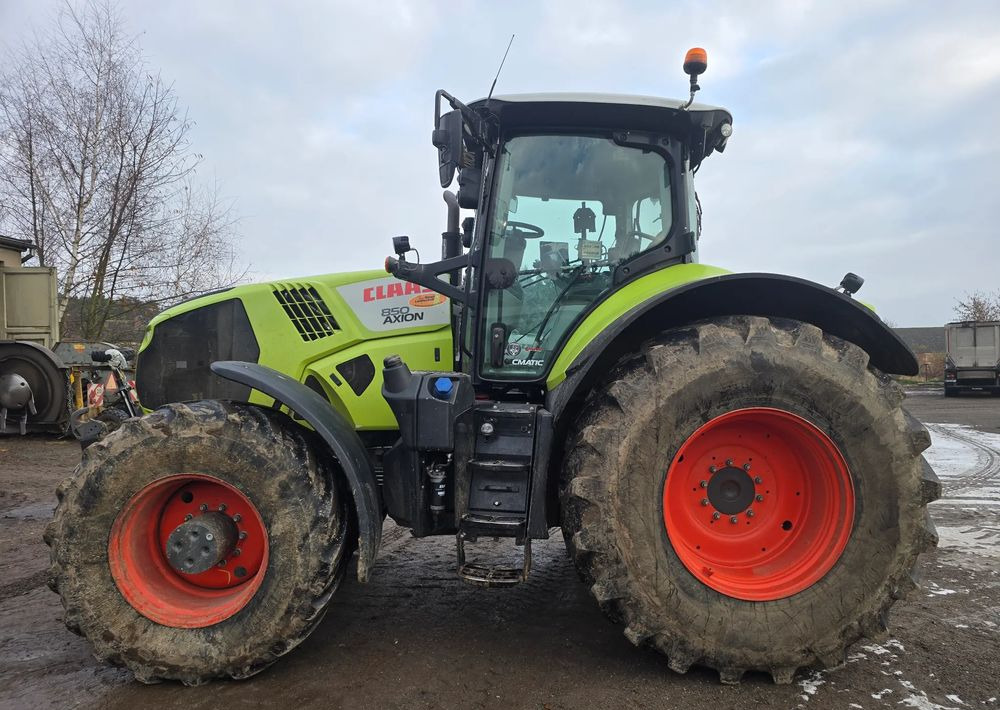 Farm tractor Claas Axion 850 Cmatic