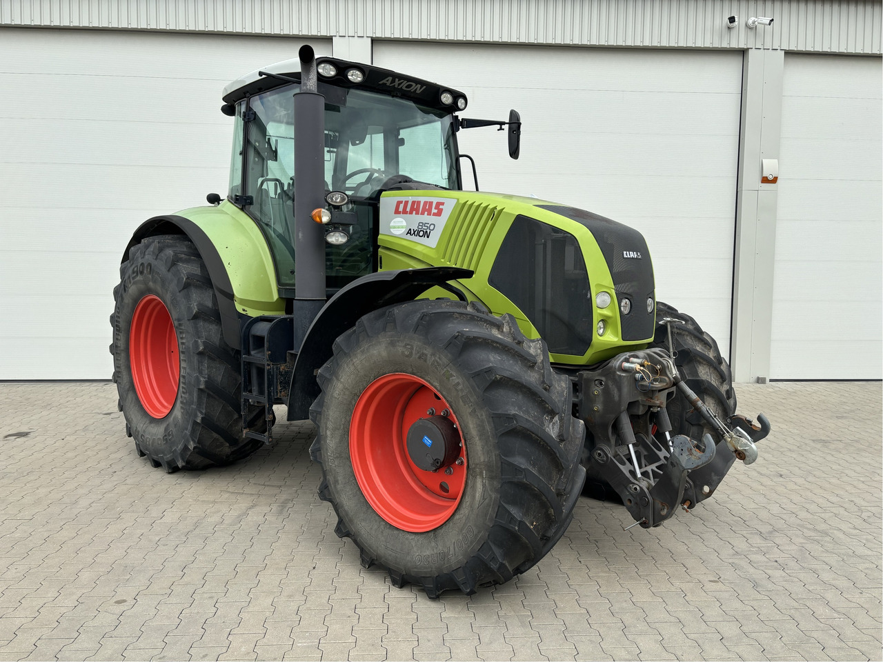 Farm tractor Claas Axion 850 Hexa-Shift