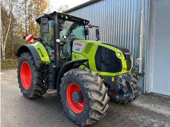 Farm tractor Claas Axion 870 