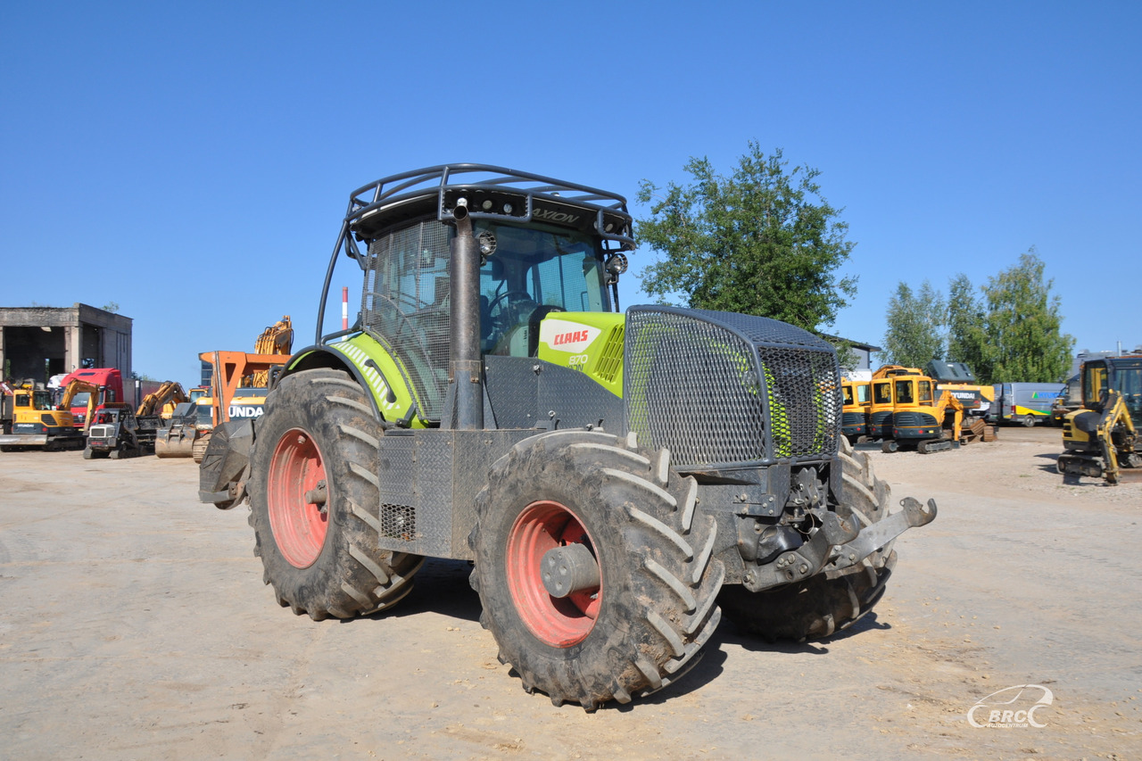 Farm tractor Claas Axion 870