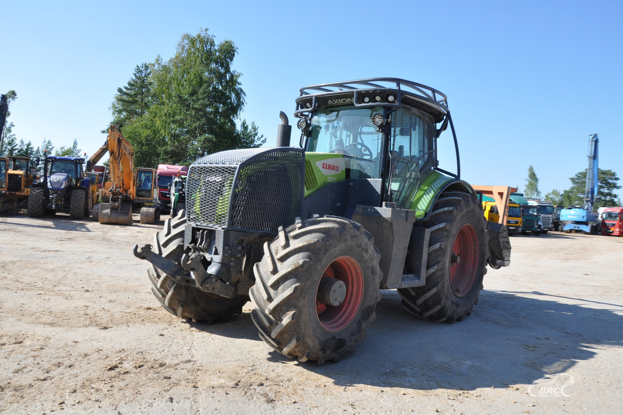 Farm tractor Claas Axion 870