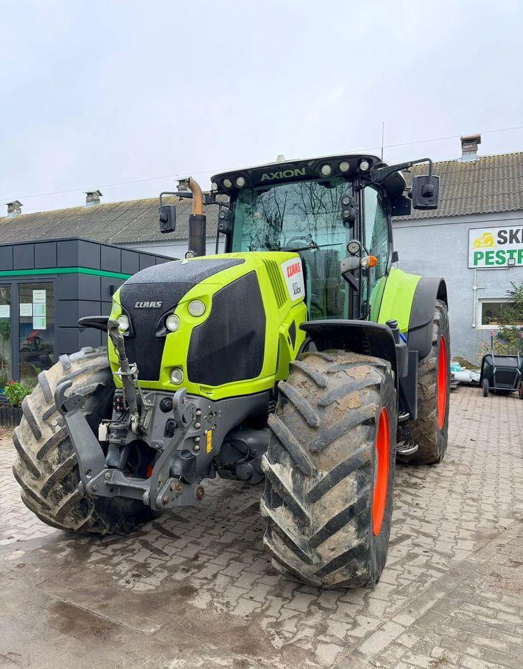 Farm tractor Claas Axion 870