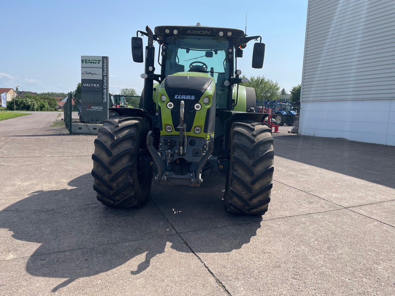 Farm tractor Claas Axion 870 CMATIC
