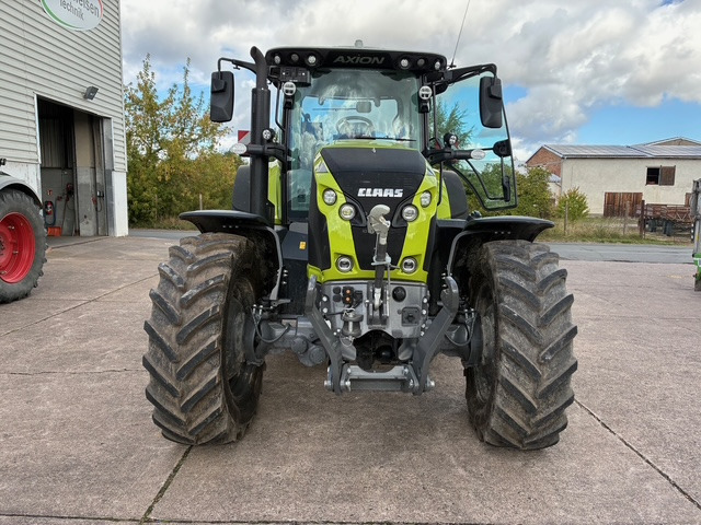 Farm tractor Claas Axion 870 CMATIC