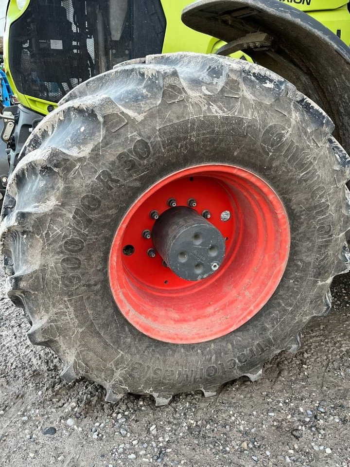 Farm tractor Claas Axion 870 Cmatic