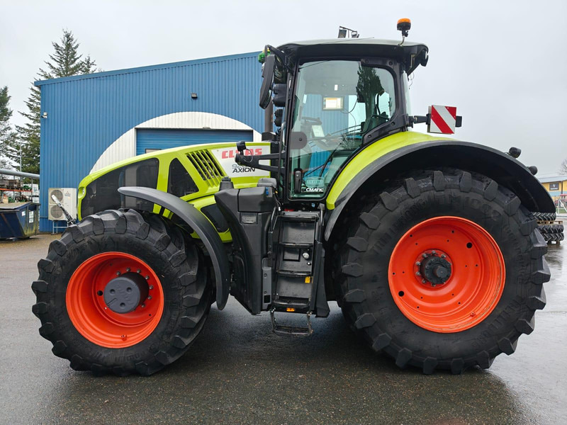 Farm tractor Claas Axion 920 Cmatic GREEN FIT