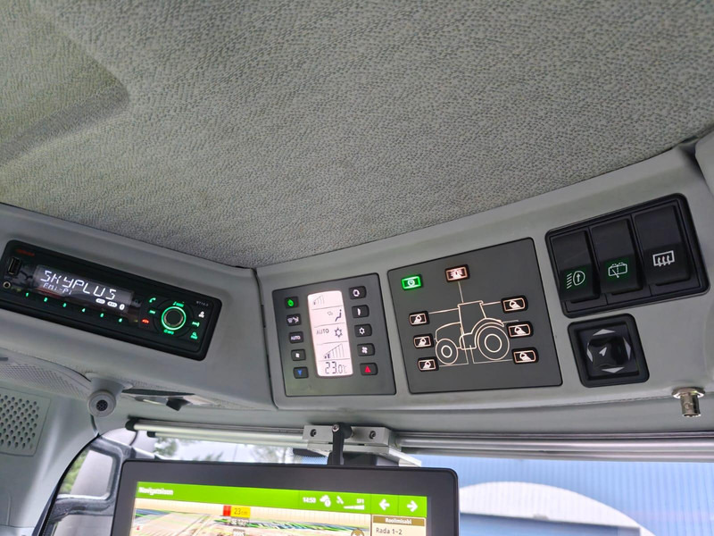 Farm tractor Claas Axion 920 Cmatic GREEN FIT