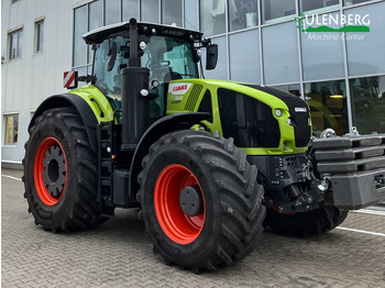 Farm tractor Claas Axion 930 Cmatic 