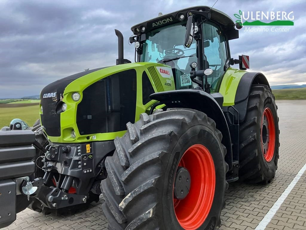 Farm tractor Claas Axion 930 Cmatic