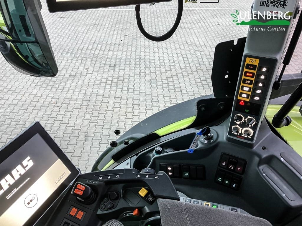 Farm tractor Claas Axion 930 Cmatic