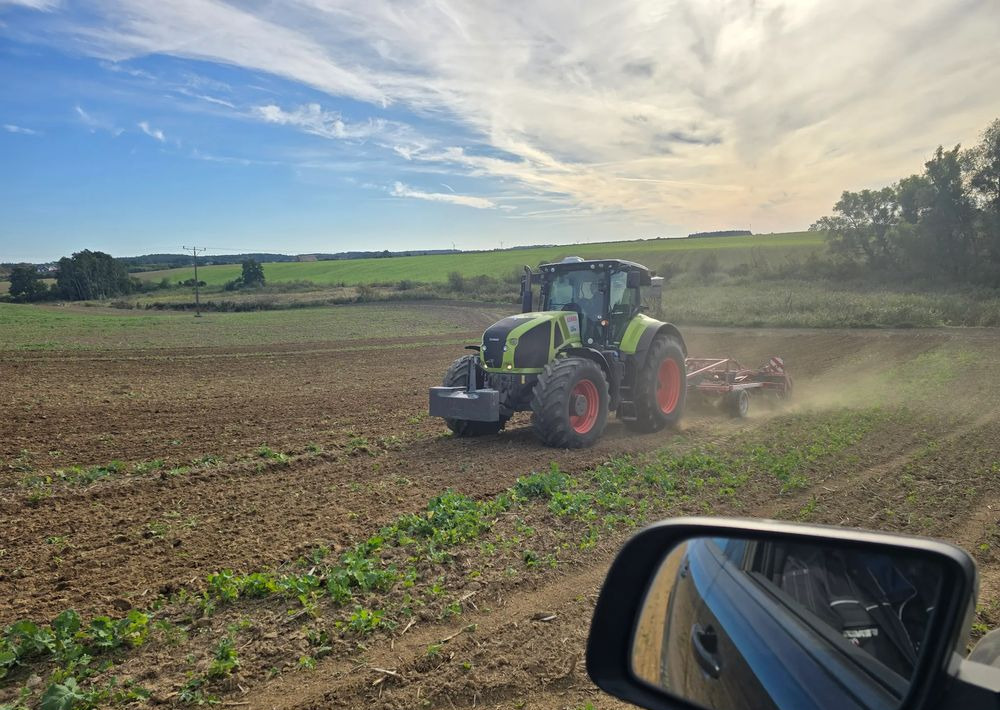 Farm tractor Claas Axion 940 Cmatic
