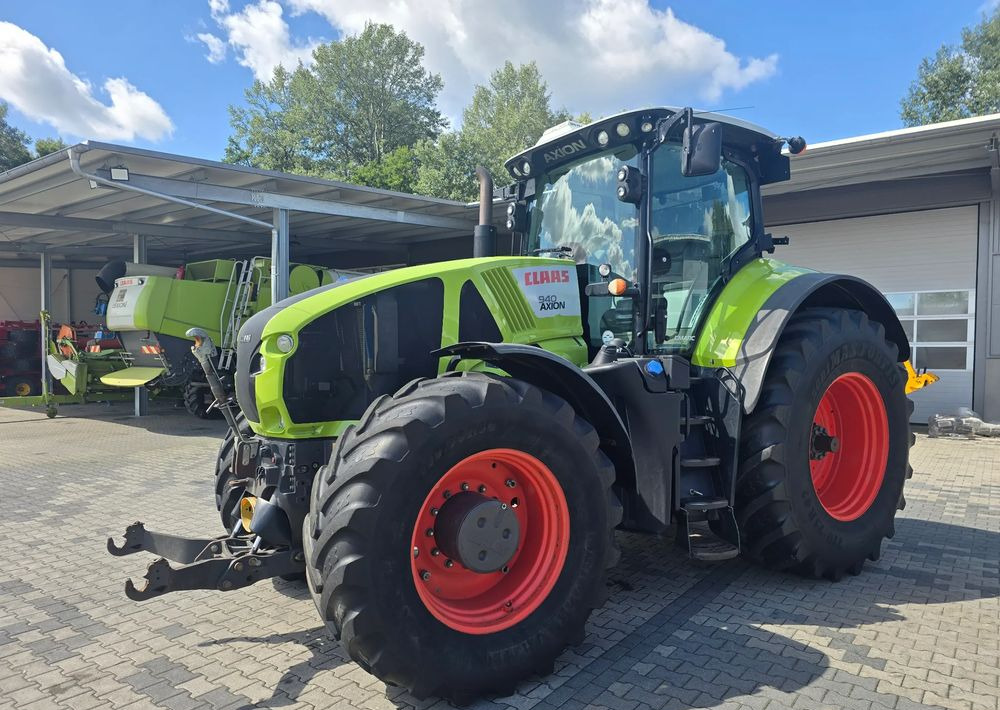 Farm tractor Claas Axion 940 Cmatic
