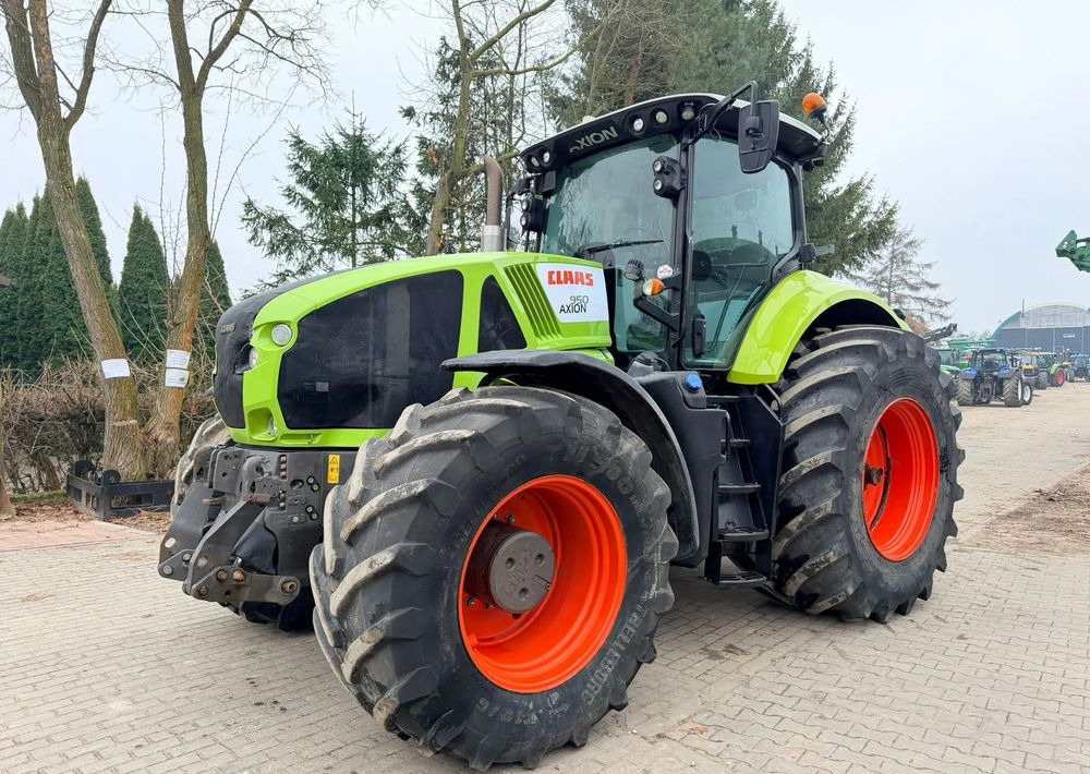 Farm tractor Claas Axion 950