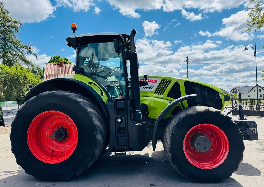 Farm tractor Claas Axion 950 CMATIC