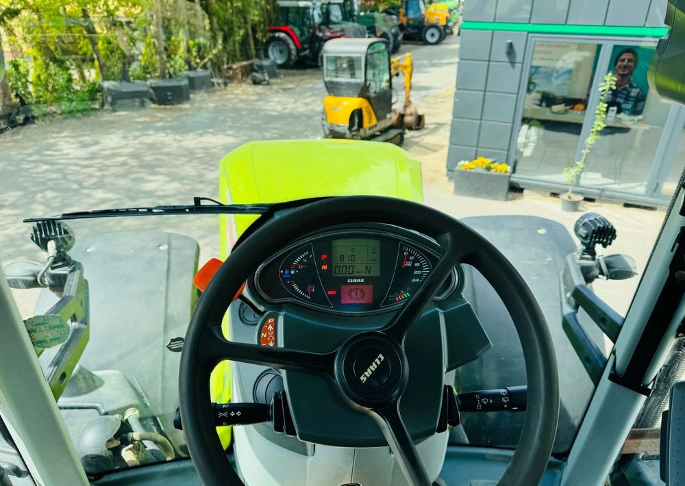 Farm tractor Claas Axion 950 CMATIC