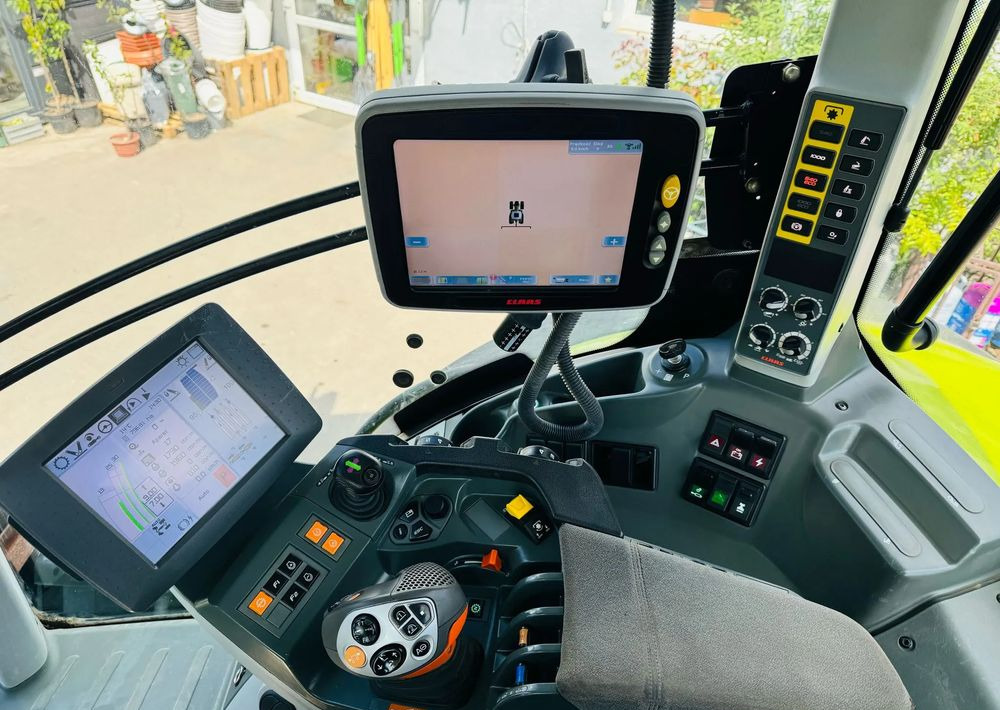 Farm tractor Claas Axion 950 CMATIC