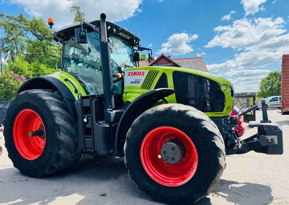 Farm tractor Claas Axion 950 CMATIC