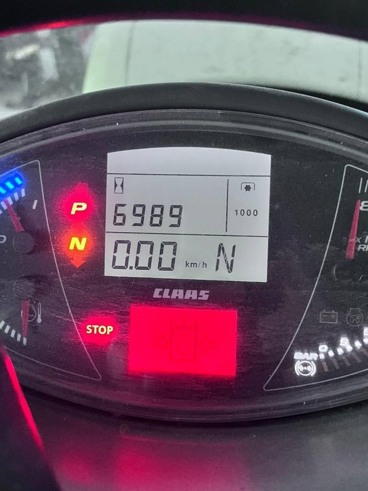 Farm tractor Claas Axion 950 Cmatic