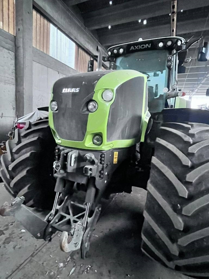 Farm tractor Claas Axion 950 Cmatic