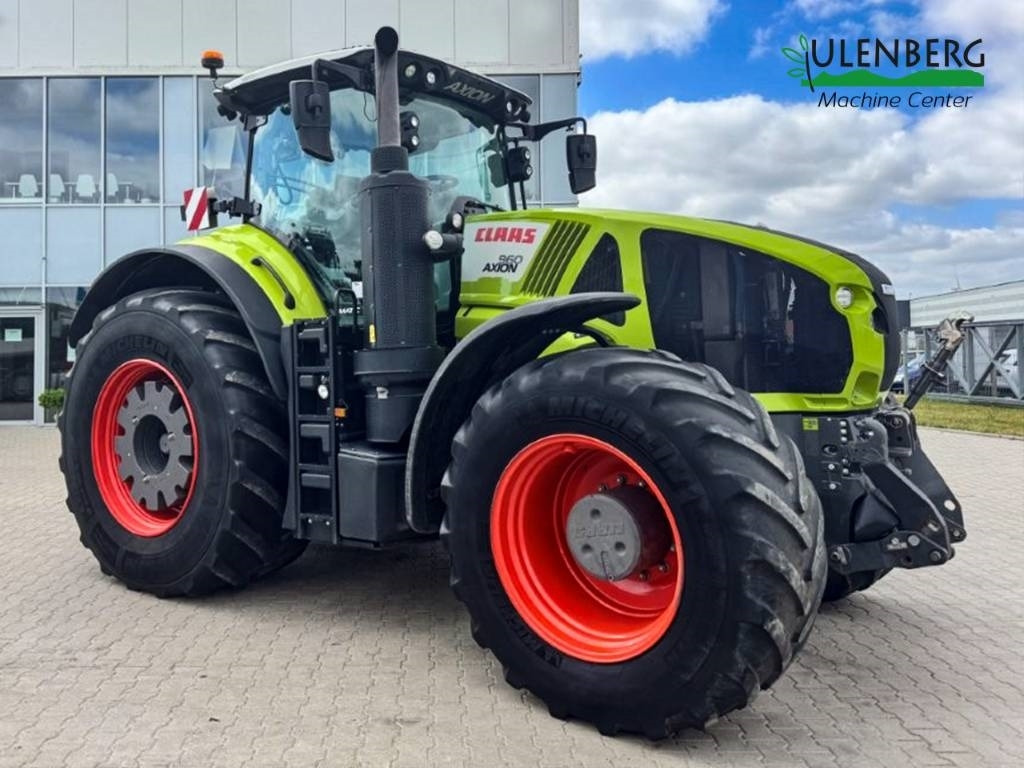 Farm tractor Claas Axion 960
