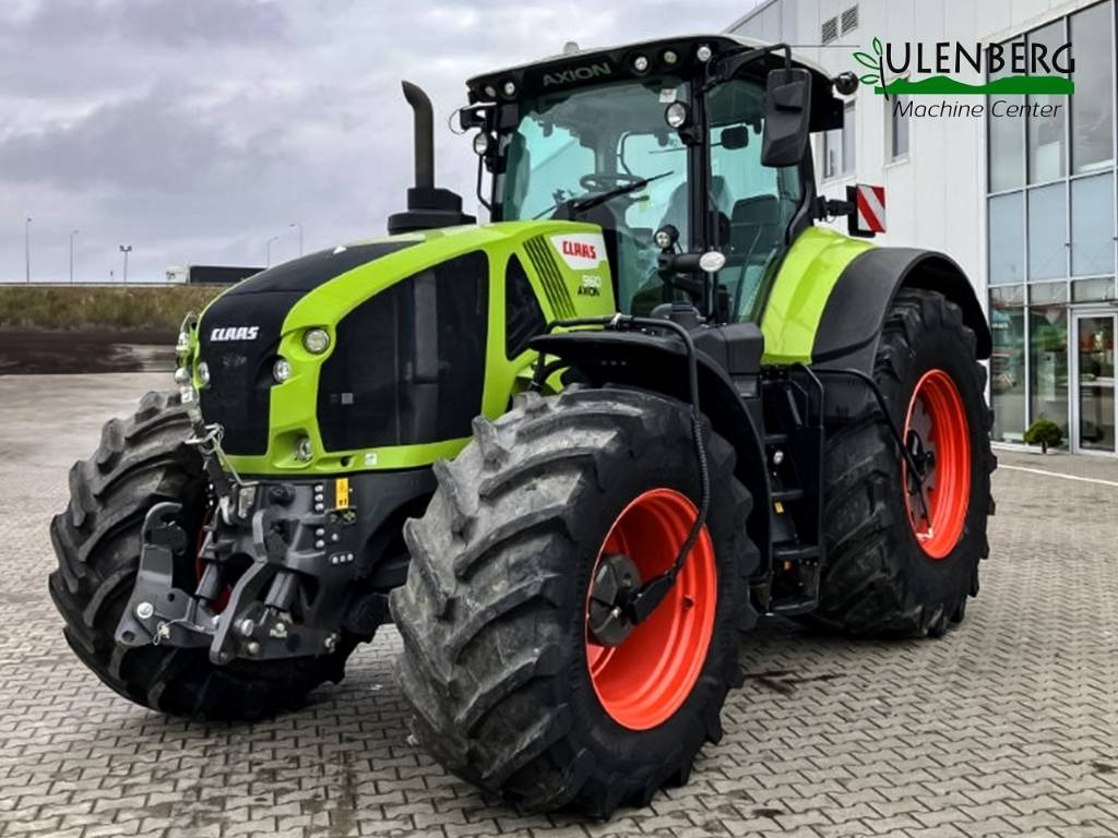 Farm tractor Claas Axion 960