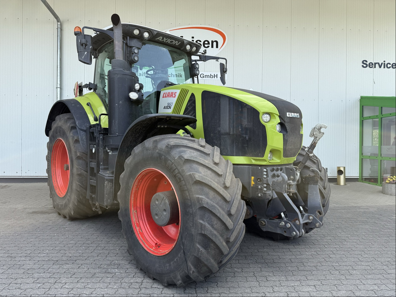 Farm tractor Claas Axion 960