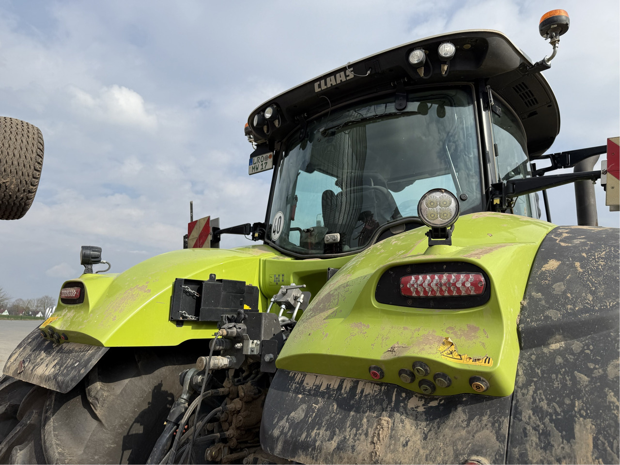 Farm tractor Claas Axion 960 C-Matic CEBIS