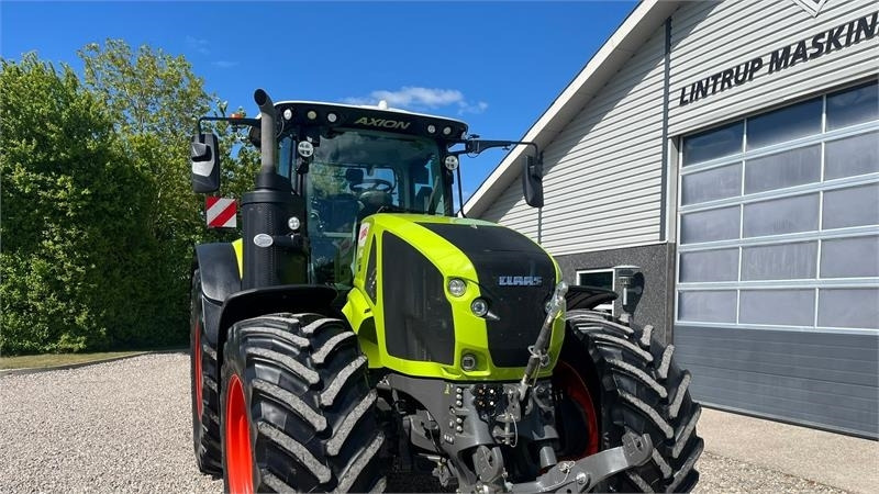 Farm tractor Claas Axion 960 Med GPS anlæg og stor dæk montering. Dan