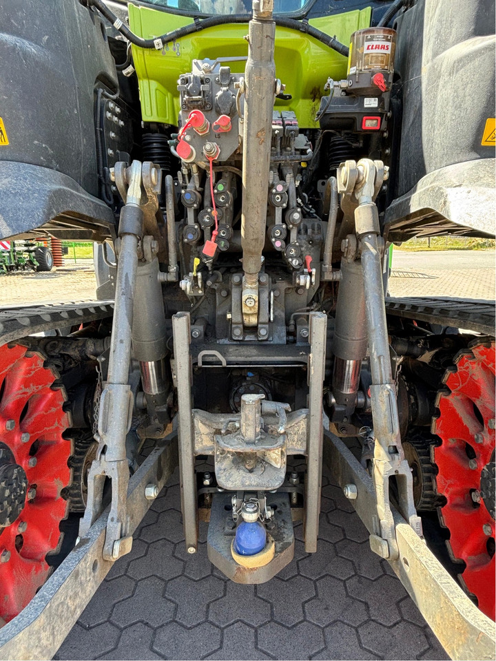 Farm tractor Claas Axion 960 TerraTrac