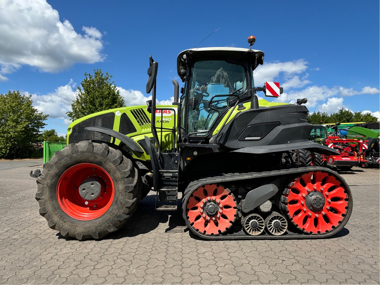 Farm tractor Claas Axion 960 TerraTrac
