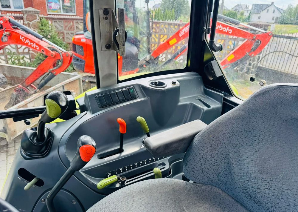 Farm tractor Claas Axos 330