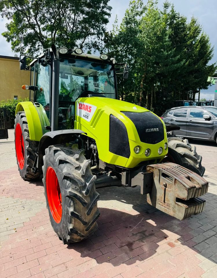 Farm tractor Claas Axos 330